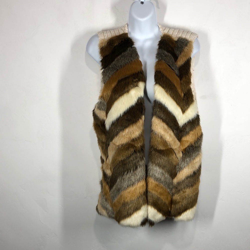 Chico’s faux fur knit vest size Chico’s 2/large